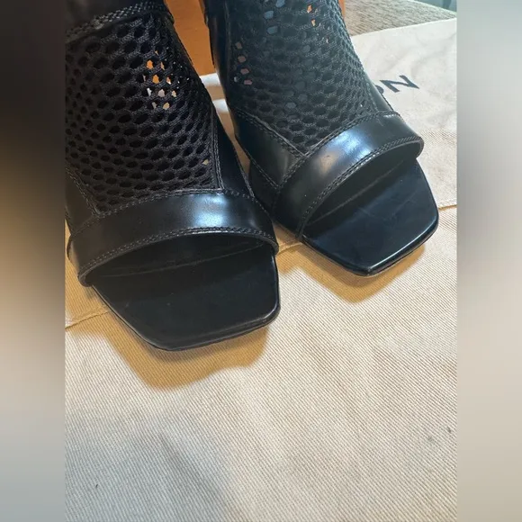 ❤️ Authentic LV Louis Vuitton leather and mesh heels size 37.5 ❤️