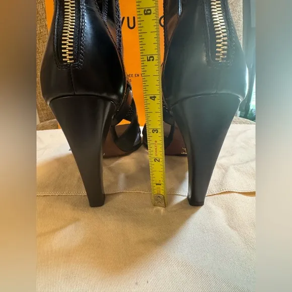 ❤️ Authentic LV Louis Vuitton leather and mesh heels size 37.5 ❤️