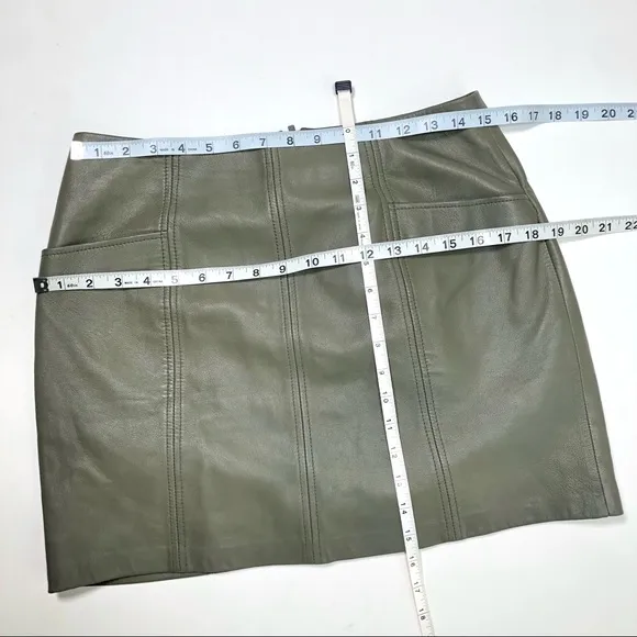 💢 BANANA REPUBLIC 💢 lamb leather mini skirt with front pockets 8️⃣
