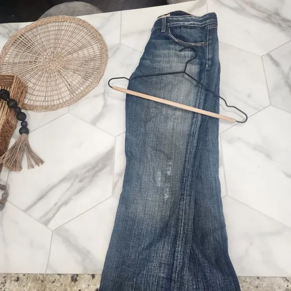 [ Buckle Denim ] cutest ever~vintage vibes DISTRESSED blue jean size 31 star fit