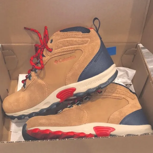 ❤️ Columbia Hiking Boots - Waterproof 💦 Size: 4YW🥾 worn once!
