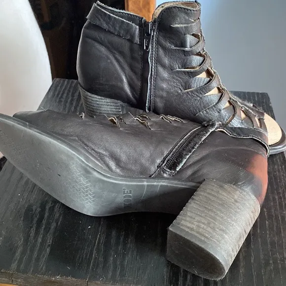 💜💜 DKODE Open Toe Leather Shoes Ladies Size 38