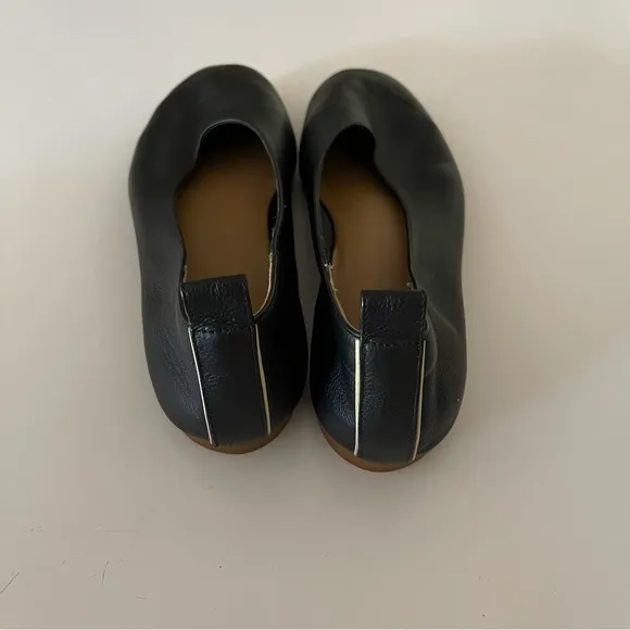🥿 Everlane Black Leather Slip On ShoesThe Day Glove Ballet Flats Size 7.5