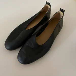 🥿 Everlane Black Leather Slip On ShoesThe Day Glove Ballet Flats Size 7.5