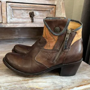 🤎 J.B. Dillon Brown Leather Boots Cowboy Size 8.5 Floral Detail Dark Brown
