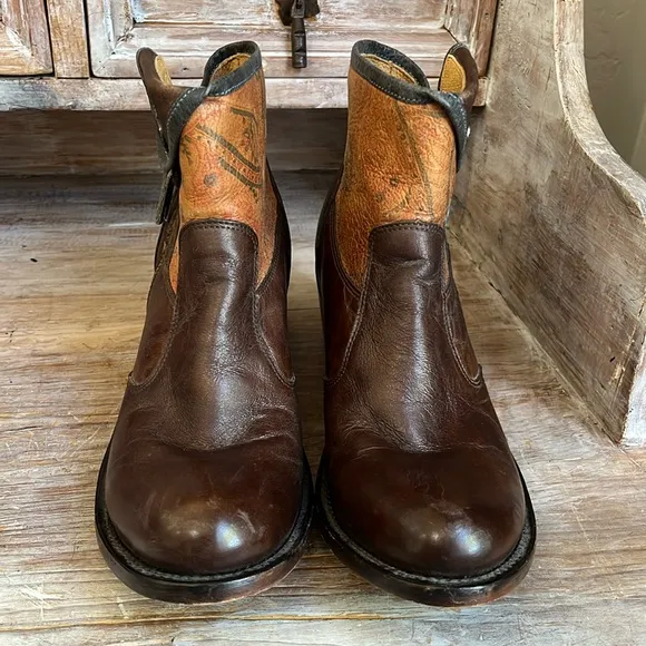 🤎 J.B. Dillon Brown Leather Boots Cowboy Size 8.5 Floral Detail Dark Brown