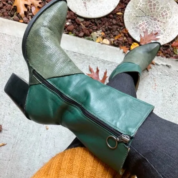 ⭐️ John Fluevog, Size 6 1/2 “Room 203” Green Women's Cowboy Style Boots. RARE !