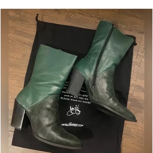 ⭐️ John Fluevog, Size 6 1/2 “Room 203” Green Women's Cowboy Style Boots. RARE !