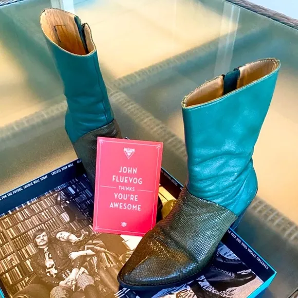 ⭐️ John Fluevog, Size 6 1/2 “Room 203” Green Women's Cowboy Style Boots. RARE !