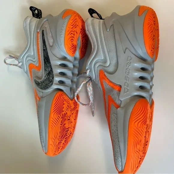 - Nike Cosmic Unity 2 Men’s Sneakers. Excellent Condition. Size 8.5