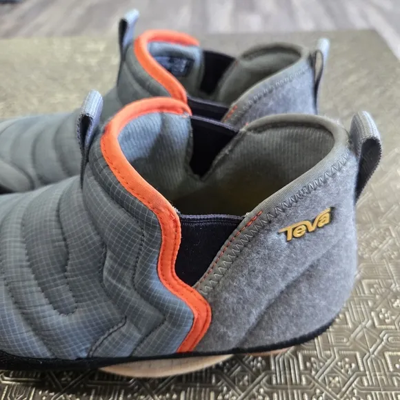 🐢 ReEmber Terrain mid. Outdoors/Hiking Boots. Mens 6 Womens 8. Like New.