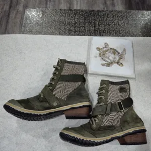 🐢 Sorel Slimboot Lace Up Size 12 Army Green With Zebra Insert!