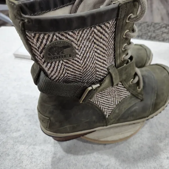 🐢 Sorel Slimboot Lace Up Size 12 Army Green With Zebra Insert!