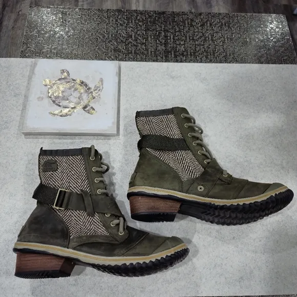 🐢 Sorel Slimboot Lace Up Size 12 Army Green With Zebra Insert!