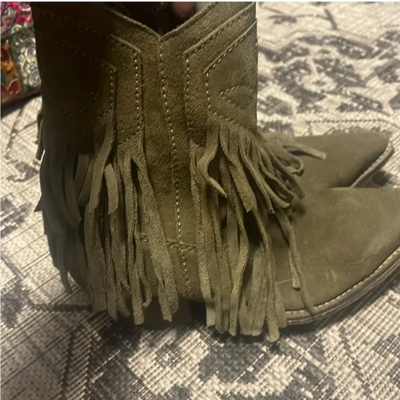 #116. NWOT my offer is Firm! Free People Lawless Suede Fringe Boots