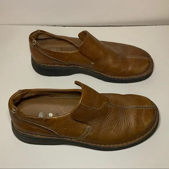2 pairs of Mens Size 9 Slip on Shoes