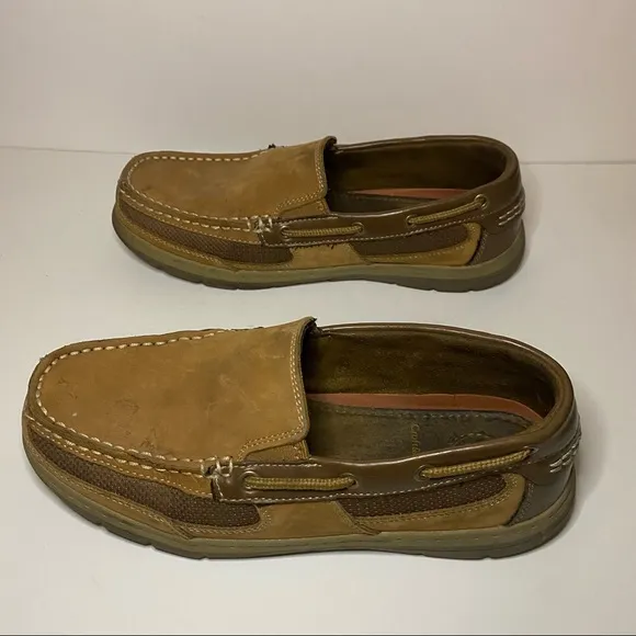 2 pairs of Mens Size 9 Slip on Shoes