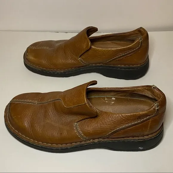 2 pairs of Mens Size 9 Slip on Shoes