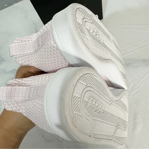 543. Adidas CF ADV Adapt Womens 7 Pink Mesh Sneakers Tennis Shoes DB0266