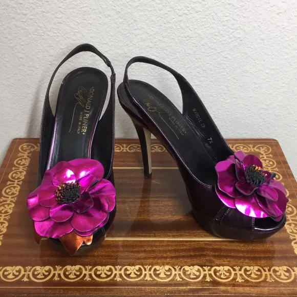 7.5 Donald J. Pliner Floral purple fuchsia copper metallic heels