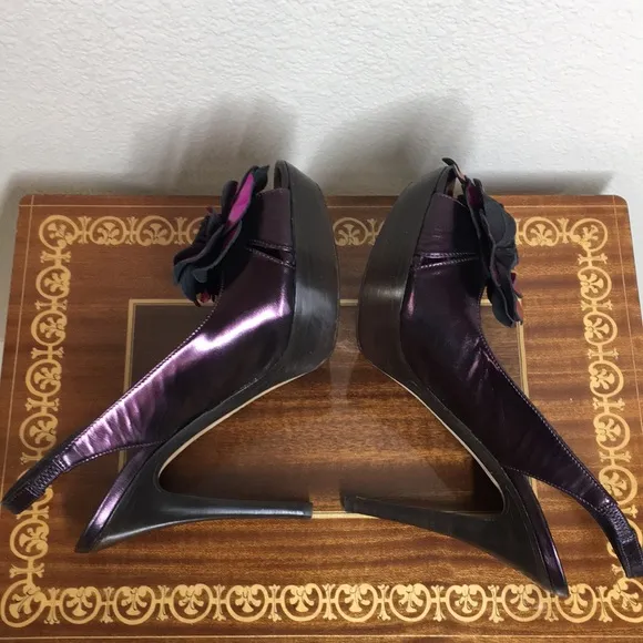 7.5 Donald J. Pliner Floral purple fuchsia copper metallic heels
