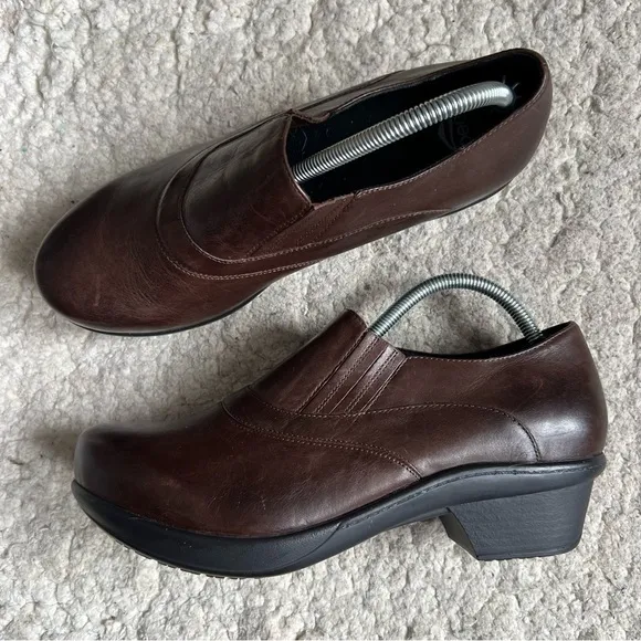 Abeo On Trend Women's COLBIE Brown Leather Slip-On Orthopedic Clogs Size 10