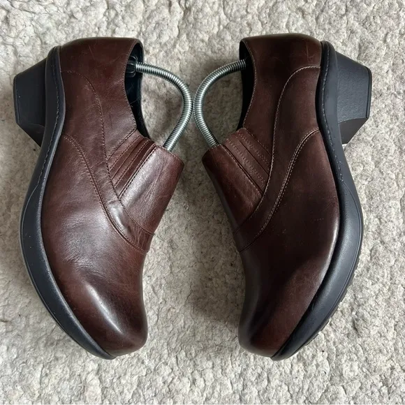 Abeo On Trend Women's COLBIE Brown Leather Slip-On Orthopedic Clogs Size 10