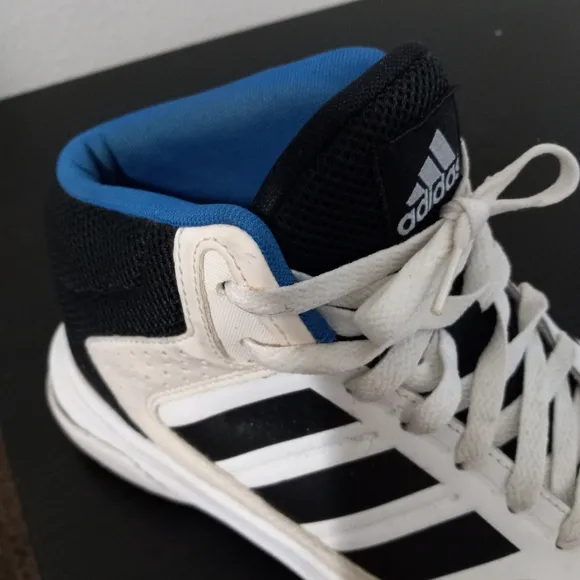 Adidas Cloudfoam 7.5 Mens Mid Top Sneakers Shoes in Black on White