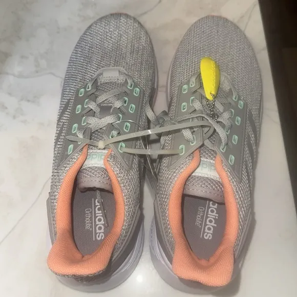 Adidas Duramo Low  Grey Running course a pied Athltic Shoes Brand New open box