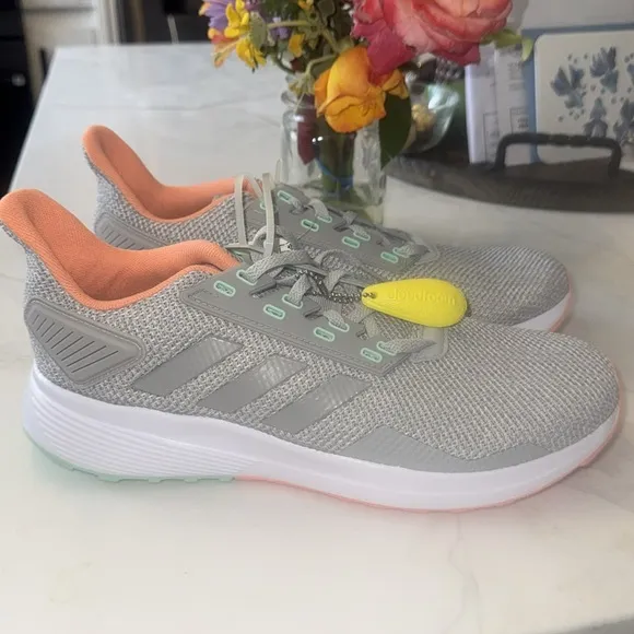 Adidas Duramo Low  Grey Running course a pied Athltic Shoes Brand New open box