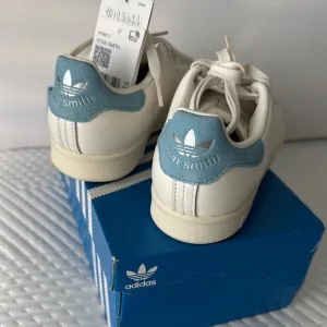 Adidas Kids Stan Smith Shoes - White and Blue