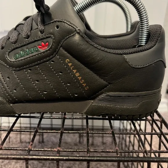 Adidas unisex Yeezy power phase Calabasas shoes size 6M/7.5W