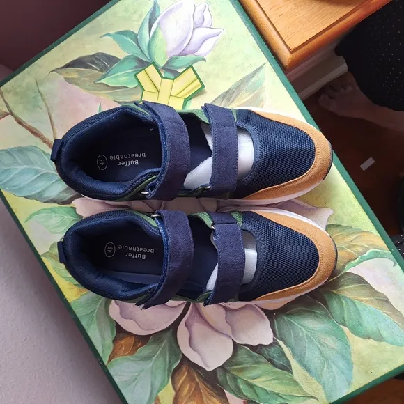 ADULT MAN OR WOMAN Navy and Green Velcro Sneakers