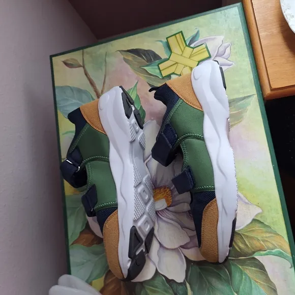 ADULT MAN OR WOMAN Navy and Green Velcro Sneakers