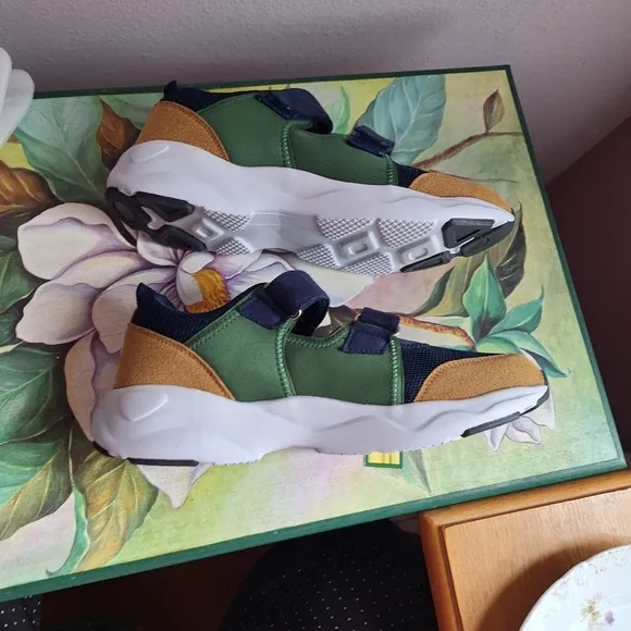 ADULT MAN OR WOMAN Navy and Green Velcro Sneakers