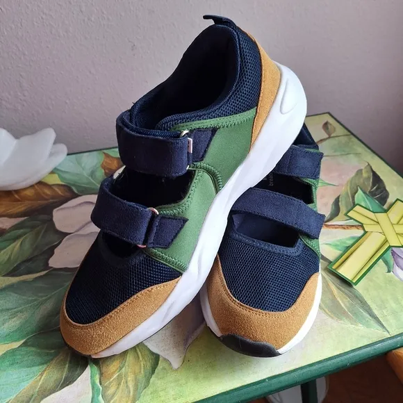 ADULT MAN OR WOMAN Navy and Green Velcro Sneakers