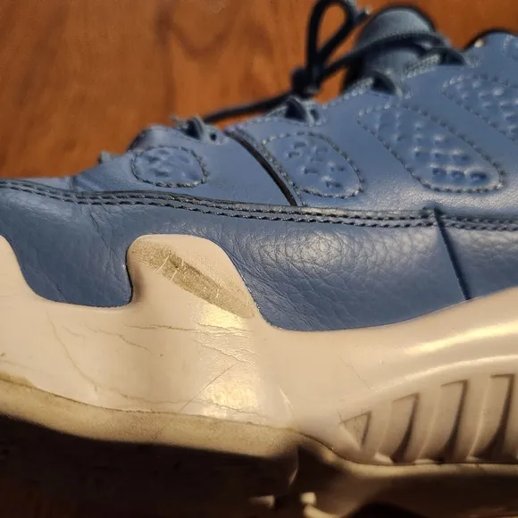 Air Jordan 9 Retro Low Pantone