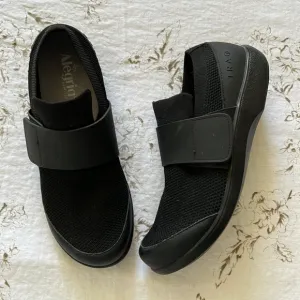 Alegria black traq shoes with Velcro strap mesh upper size 42