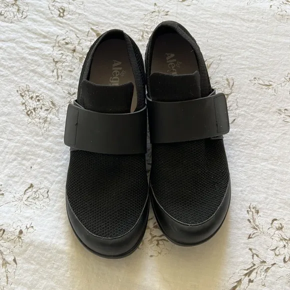 Alegria black traq shoes with Velcro strap mesh upper size 42