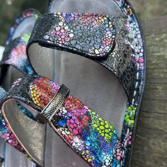 Alegria PG Lite Sandals Size 37 (6.5-7) women’s Multicolor Snake Print comfort