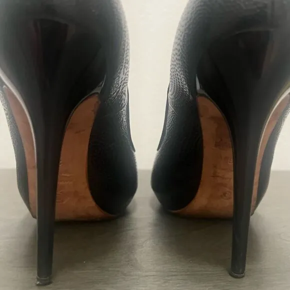 Alexander McQueen Heel Sz 8 Authentic Black Leather Paisley Classic Luxury Edgy