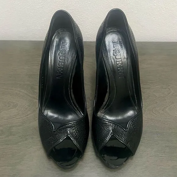 Alexander McQueen Heel Sz 8 Authentic Black Leather Paisley Classic Luxury Edgy
