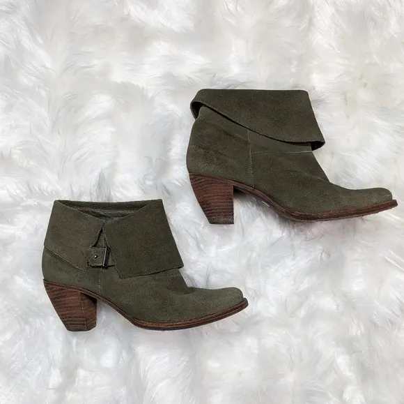 Alice   Olivia Suede‎ Leather Caden Olive Green Heeled Booties Size 37.5 / 7