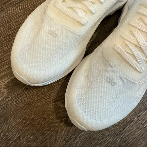 Alo Runner Running Shoes