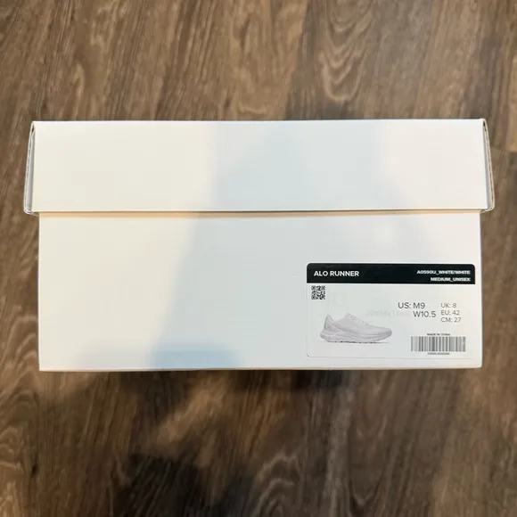 Alo Runner Running Shoes