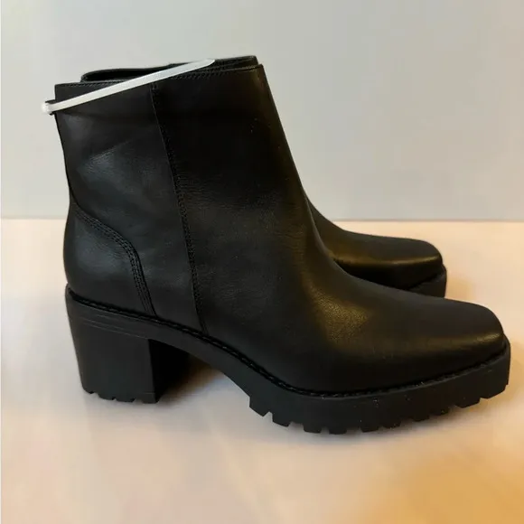 Andre Assous Milla Shoes Womens 8 Black Leather Side Zip Lug Sole Ankle Bootie