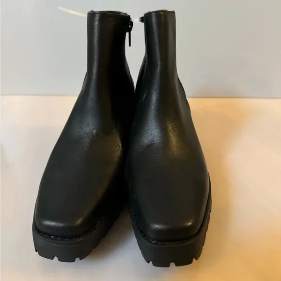Andre Assous Milla Shoes Womens 8 Black Leather Side Zip Lug Sole Ankle Bootie
