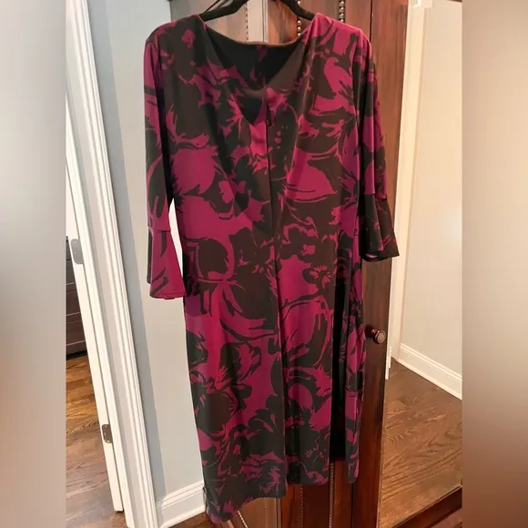 Anne Klein - Bell Sleeve Sheath Dress