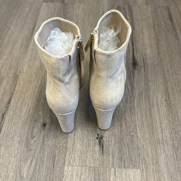 Anne Klein Beige Women's Ankle Boots Size 7.5