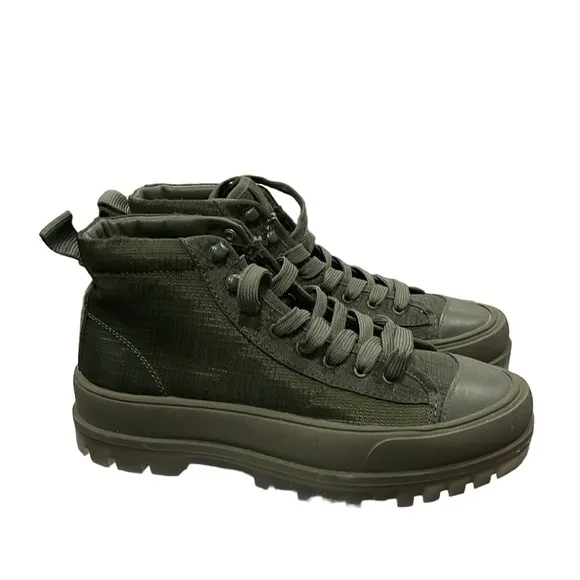 Anthropologie greats lug sole ankle boots.  Army green color.  Size 6